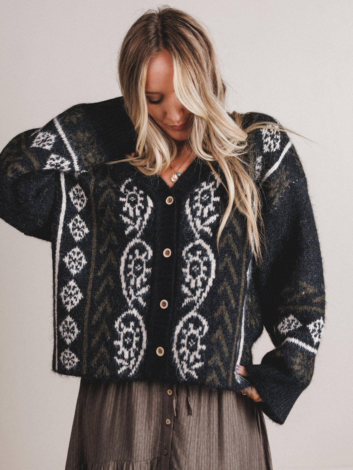 Fall Gaze Sweater - Black - Pre Order